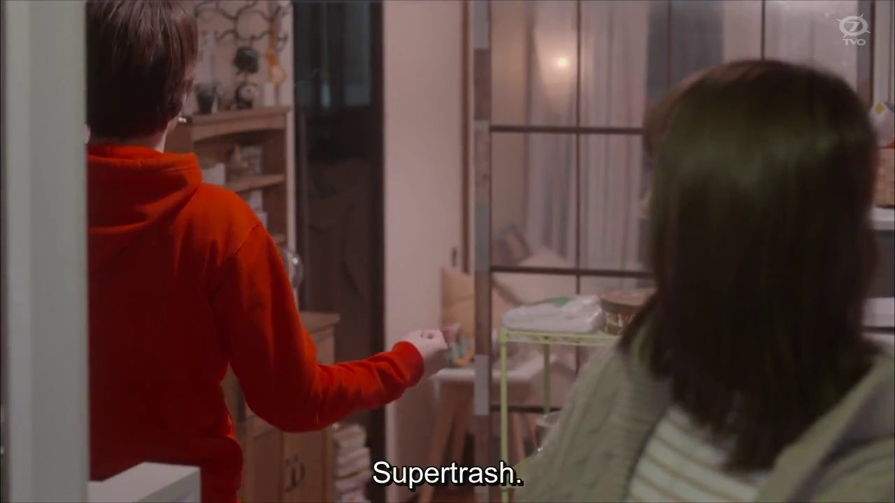 D-kun cheering and Momoe thinking Super Trash.