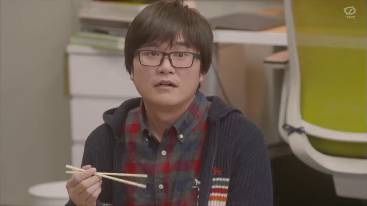Hiyama, looking shocked with chopsticks.